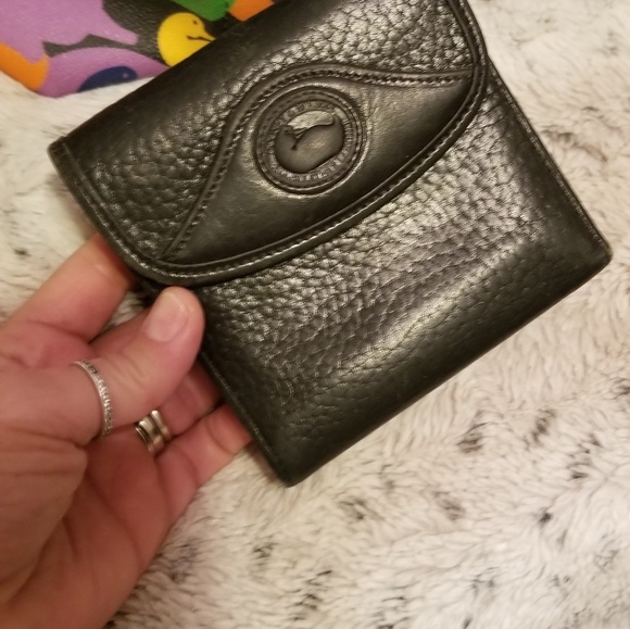 Pair of Dooney&Bourke wonderducks (plus wallet) - Picture 7 of 7